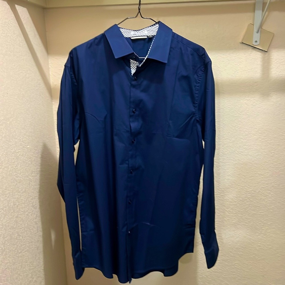 Men’s dress cotton button down shirt size L